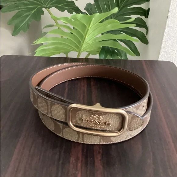 Coach Tan and Gold Signature Belt - Picture 1 of 4